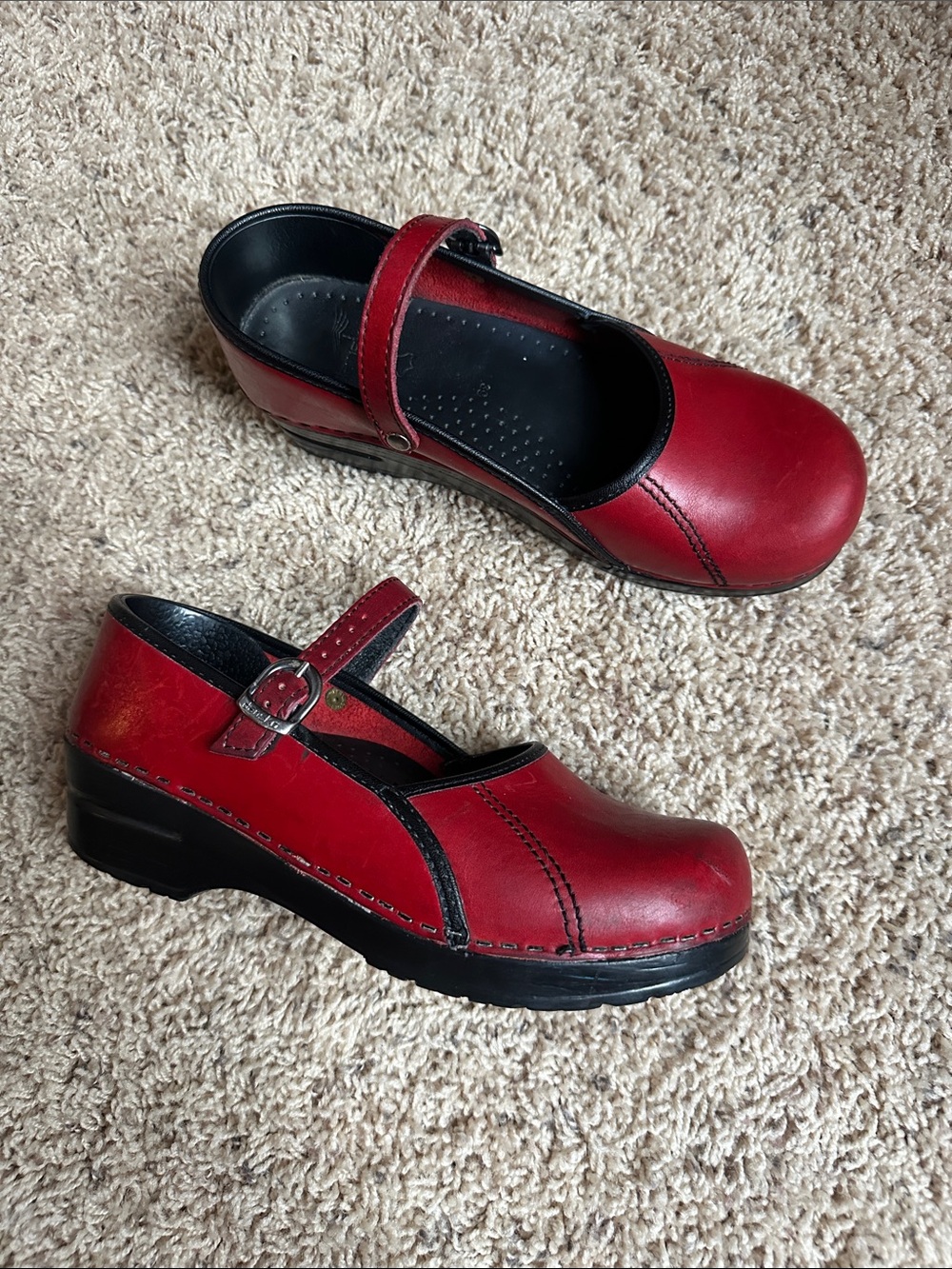 Dansko Clog Sz 39 - Mary Jane Style- Classic Strap - Picture 2 of 7